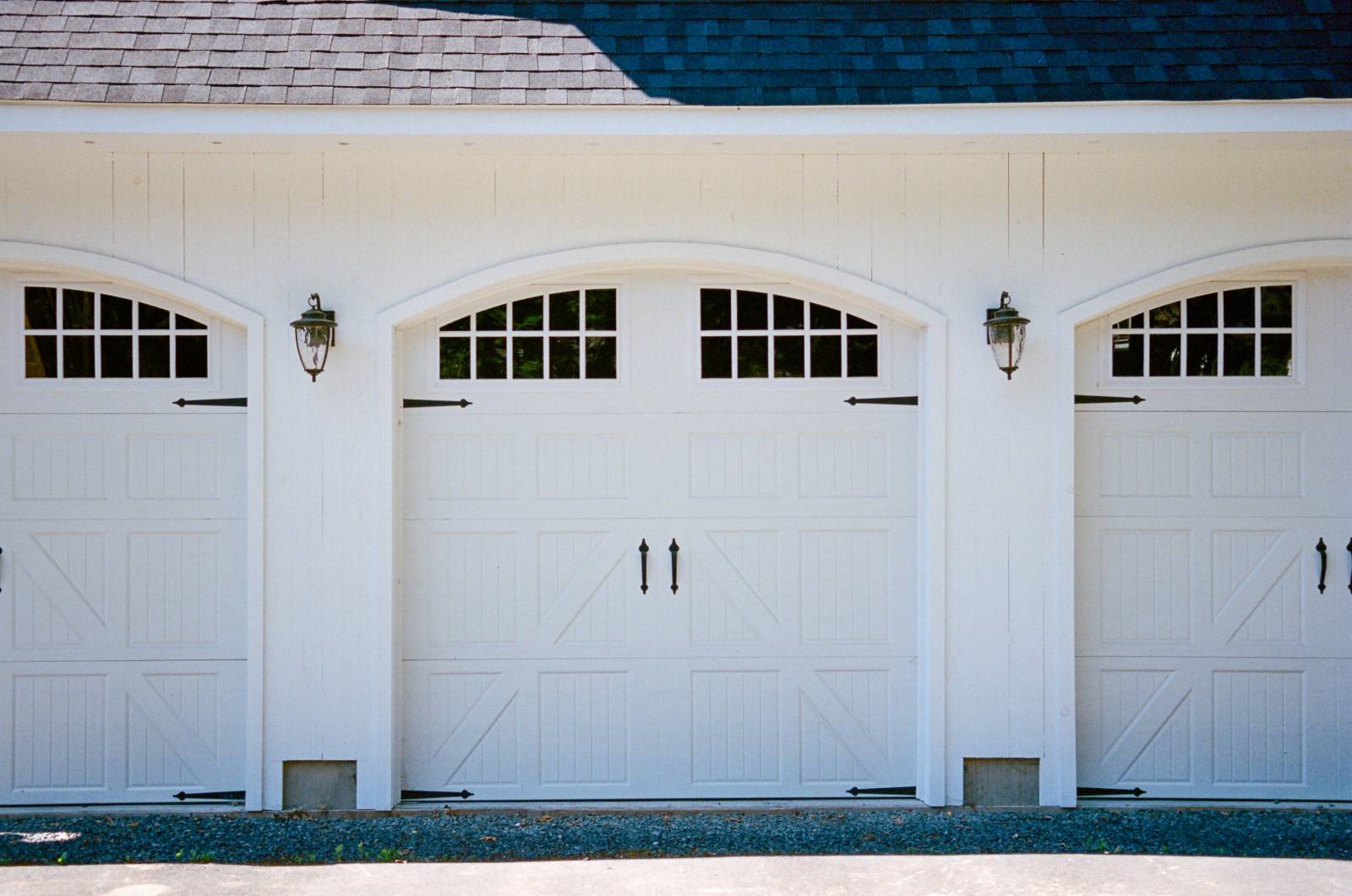 Arched garage door trim