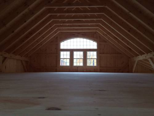Upstairs: 22' x 32' with 8' collar tie height