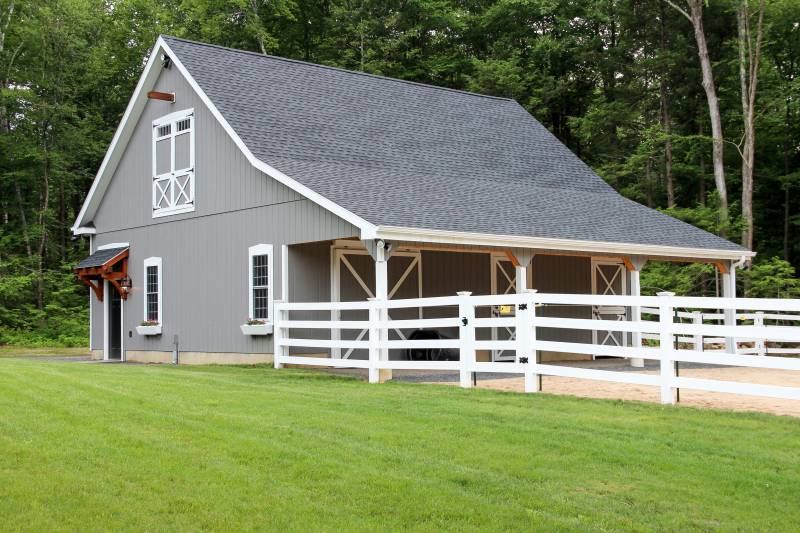 28' x 36' Newport Horse Barn with Lean-To Overhang