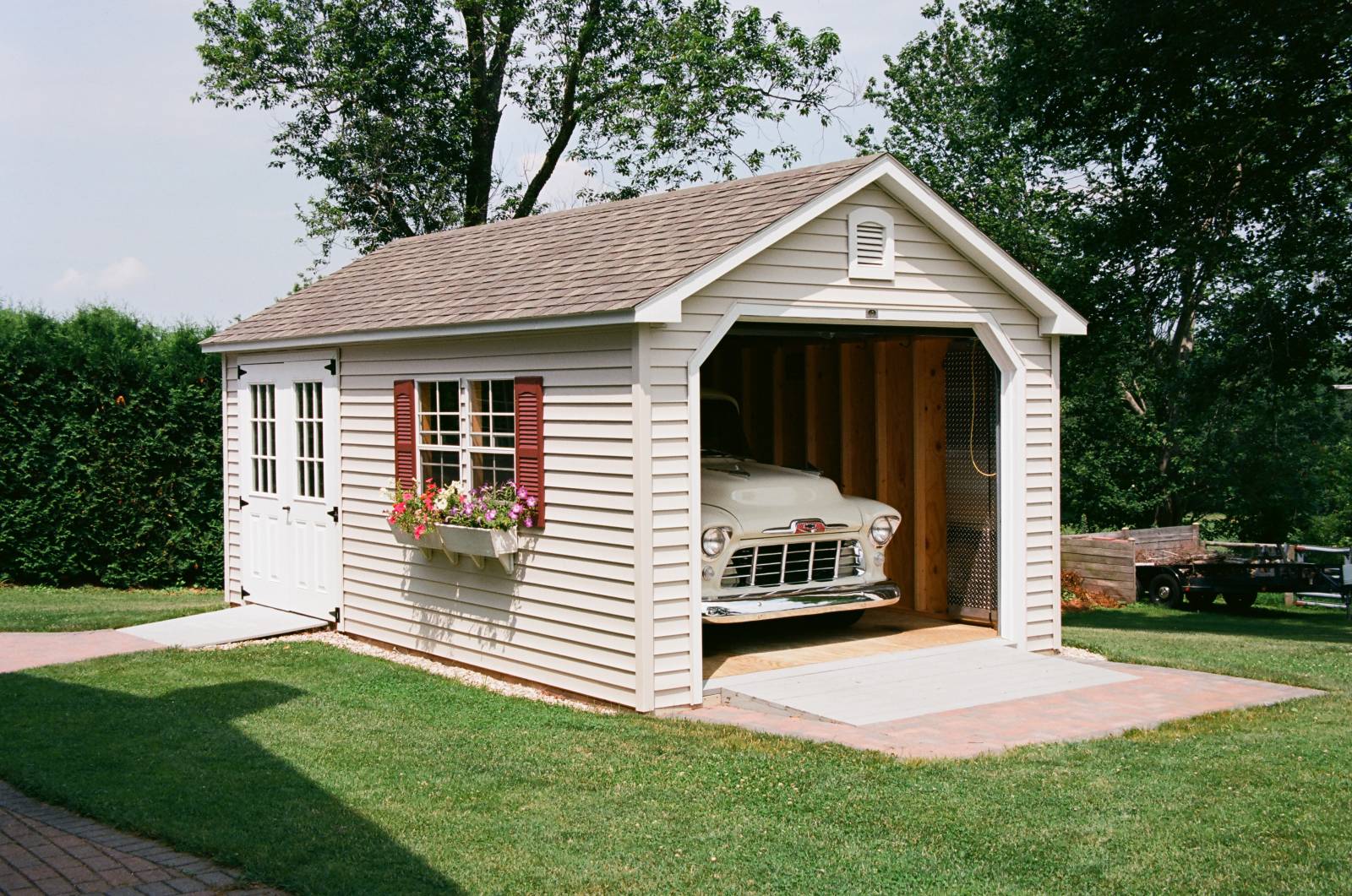 12' x 20' Traditional Cape Garage (Tolland CT)