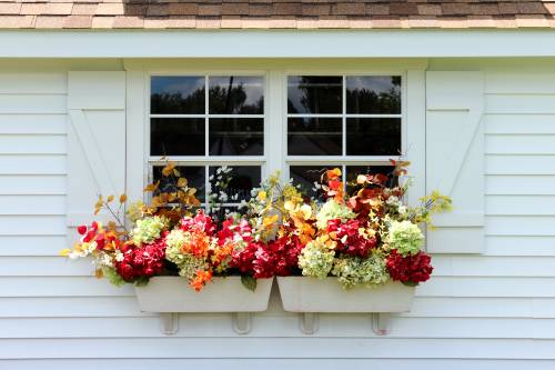 Vinyl Victorian Cottage with Flower Boxes