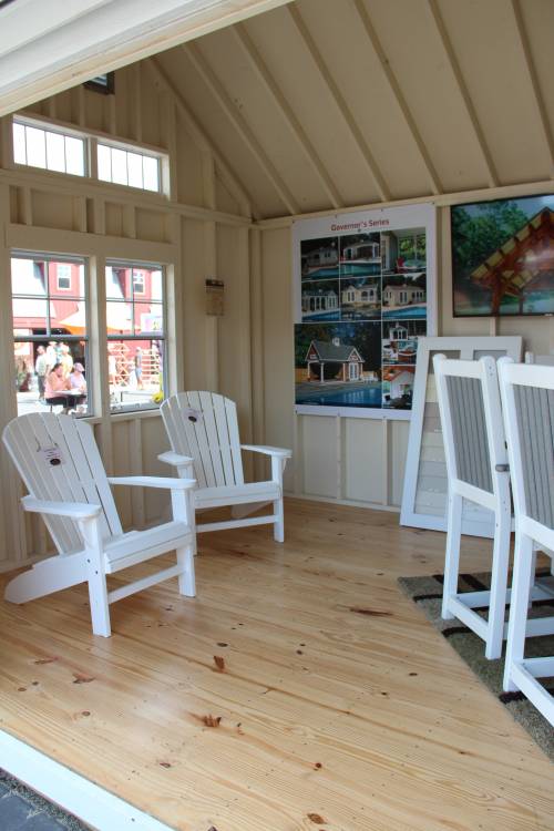 Inside the Victorian Carriage House: Painted Interior & Southern Yellow Pine Floor
