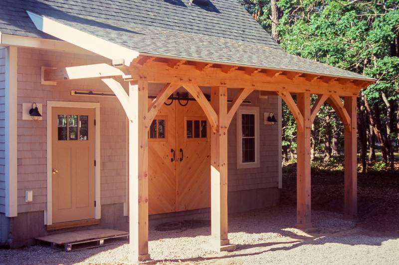 Side view of timber frame overhang