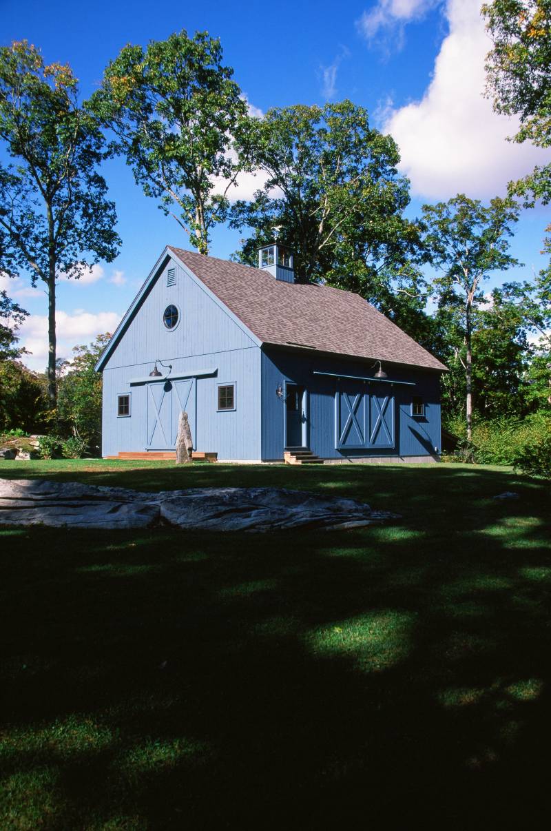 30' x 36' Saratoga Post & Beam Barn • Painted Blue Sky Blue